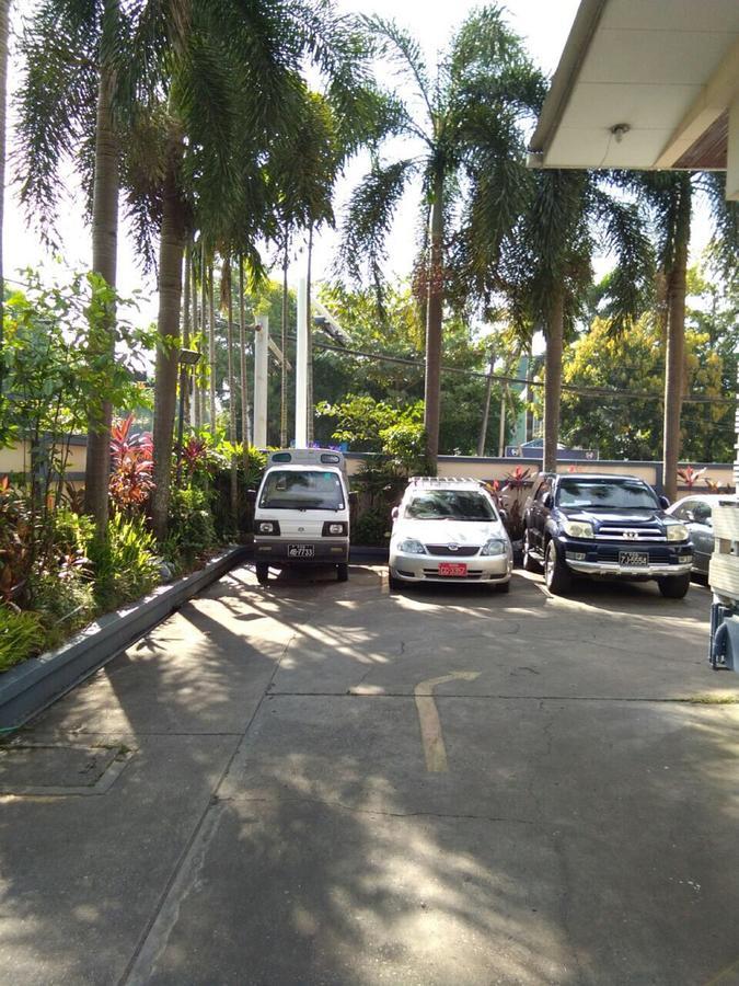 Halpin Hotel Yangon Exterior photo